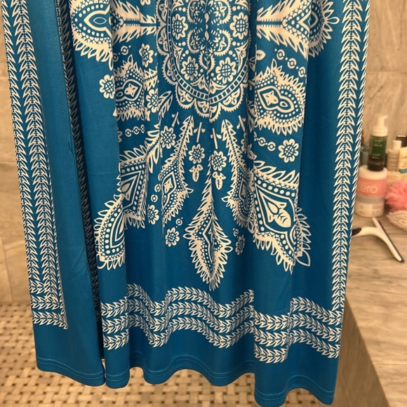 Blue n white strapless summer dress - Picture 3 of 7